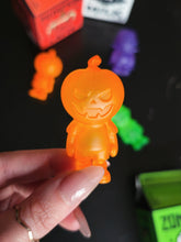 Cargar imagen en el visor de la galería, Mini pumpkin monster toy
